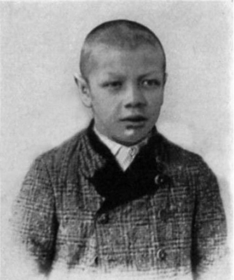 Adam Rainer - The Only Man On Earth Who Was Dwarf And Giant In The Same Life